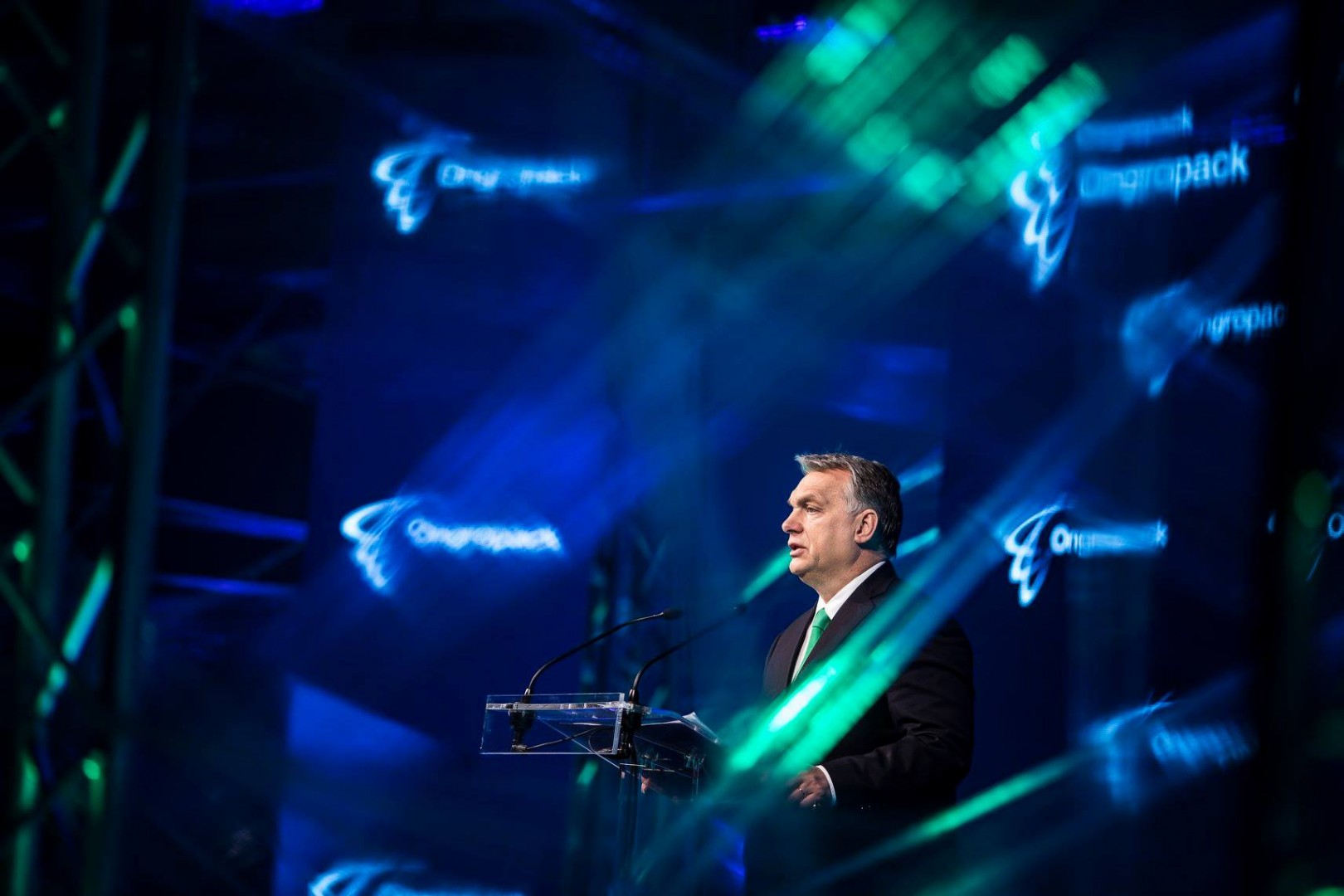 Orbán fordert einen Blankoscheck für die Zeit nach der Wahl
